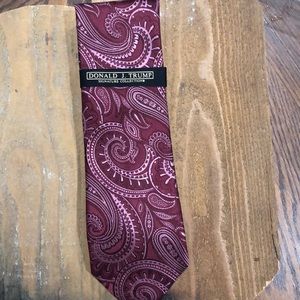 Silk NWOT Donald Trump Signature Collection tie
